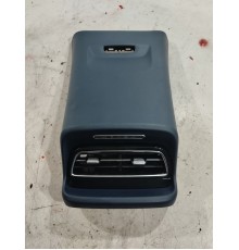 Накладка центральной консоли задняя с воздушными дефлекторами