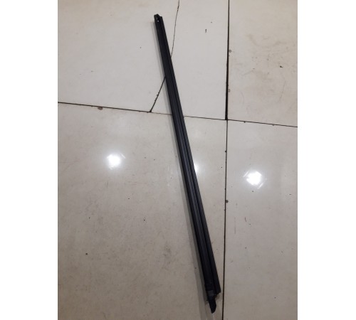 Уплотнитель стекла (передний левый внутренний)