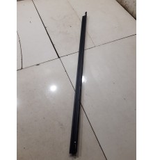 Уплотнитель стекла (передний левый внутренний)