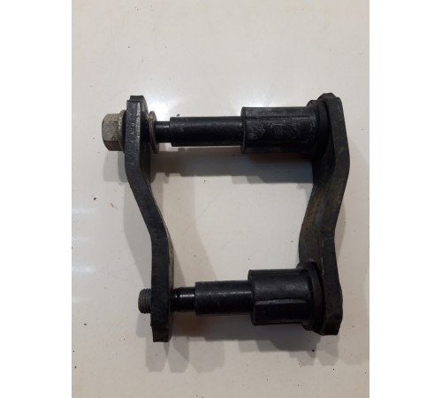 Серьга задней рессоры(левая)