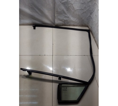 Уплотнитель двери (задний, левый)