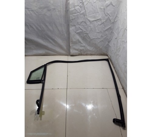 Уплотнитель двери (задний, левый)