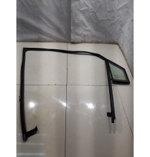 Уплотнитель двери (задний, левый)