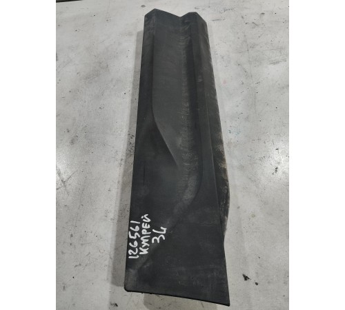 Накладка двери задняя левая нижняя