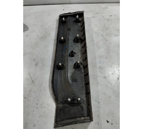 Накладка двери задняя левая нижняя