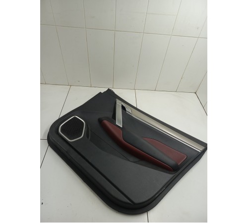 Обшивка двери передняя правая