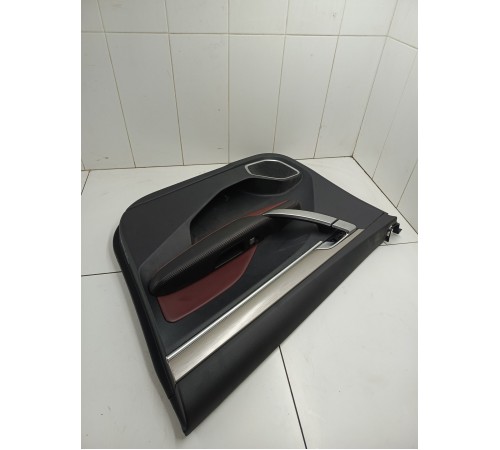 Обшивка двери передняя правая