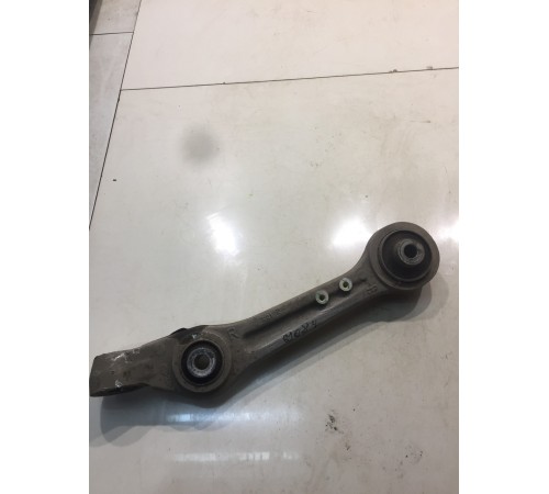 Рычаг подвески (передний, правый)