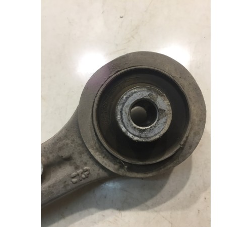 Рычаг подвески (передний, правый)