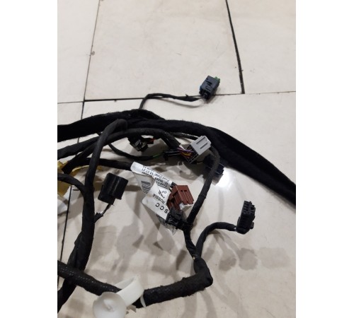 Электропроводка крышки багажника