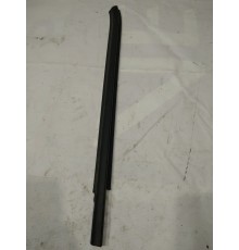 Молдинг стекла двери задней левой наружний