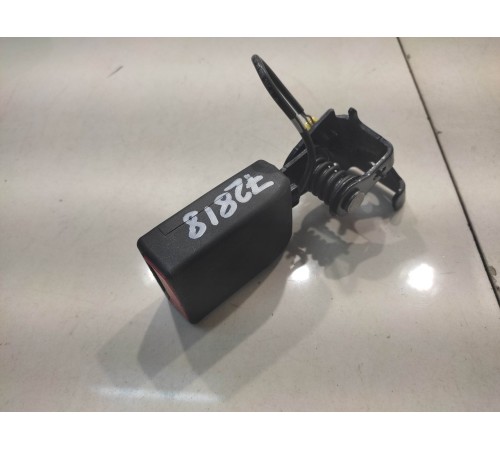 Ответная часть ремня безопасности(задняя левая)