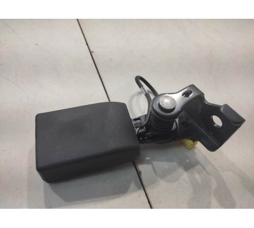 Ответная часть ремня безопасности(задняя левая)