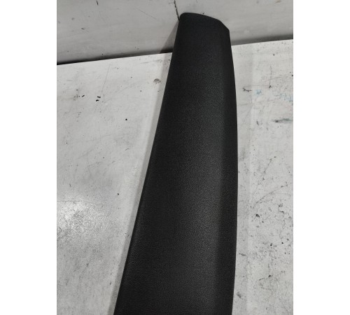 Обшивка крышки двери багажника