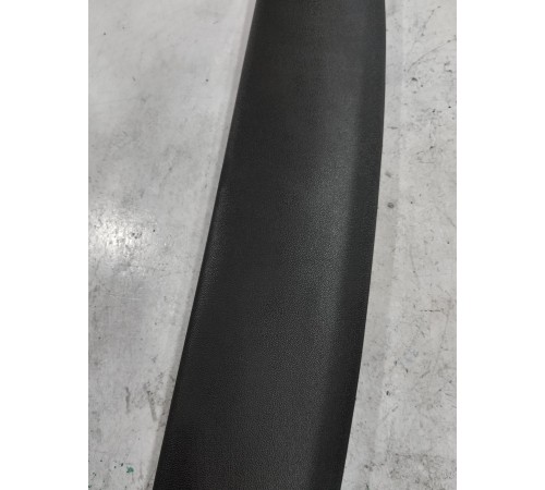 Обшивка крышки двери багажника