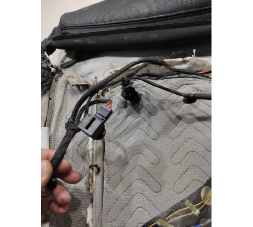 Электроподогрев сиденья передний левый