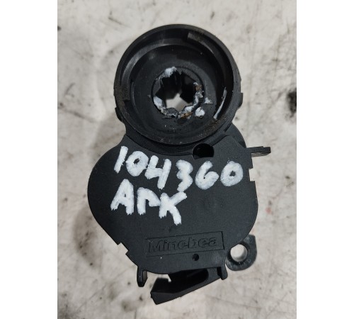 Моторчик привода заслонок отопителя