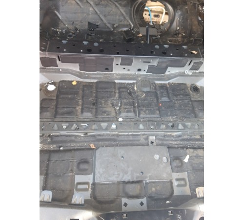 Ниша багажника(запасного колеса)