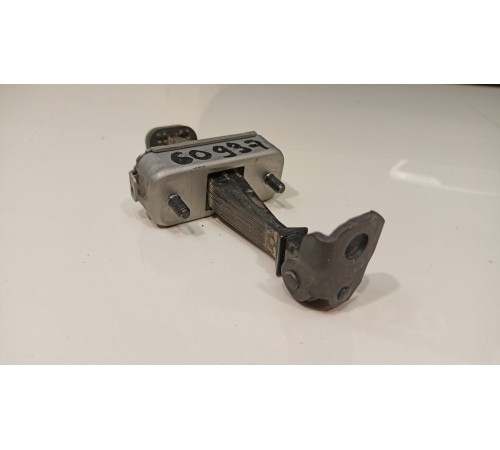 Ограничитель двери задней правой