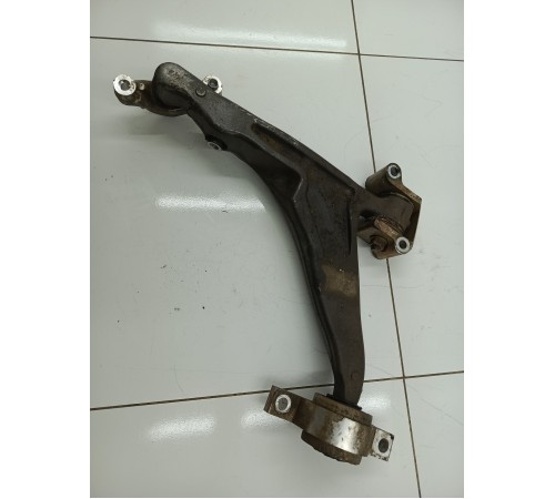 Рычаг подвески передний левый