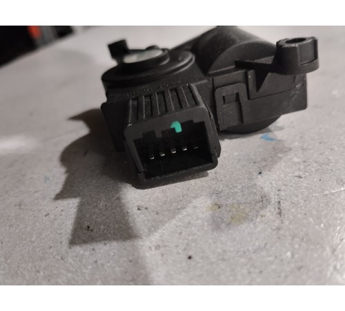 Моторчик привода заслонок отопителя