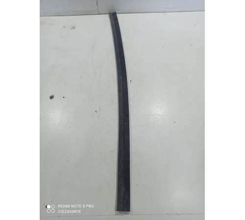 Уплотнитель двери(передний правый нижний)