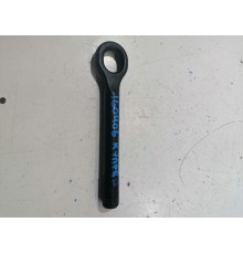 Крюк буксировочный