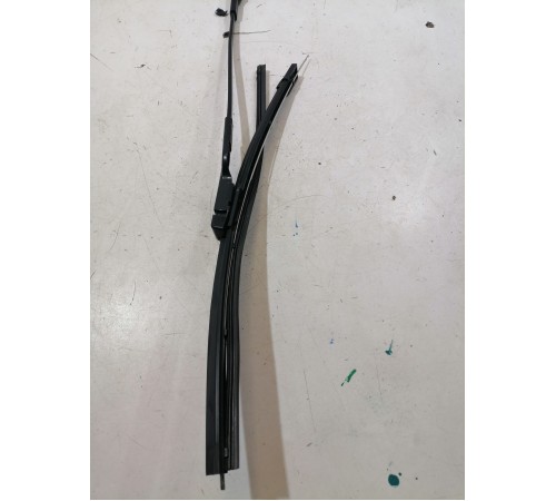 Поводок стеклоочистителя правый, пассажирский