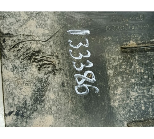 Брызговик передний правый