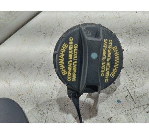 Лючок бензобака с крышкой