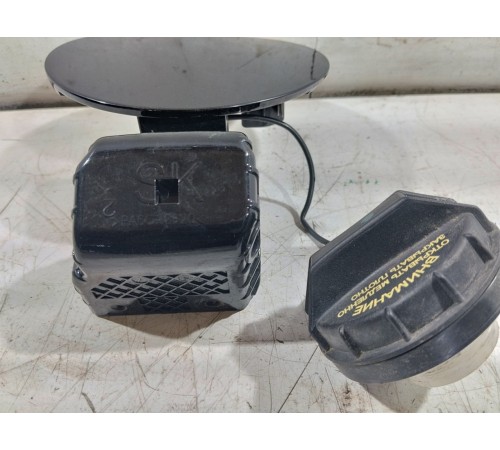 Лючок бензобака с крышкой