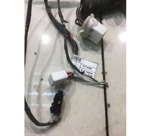 Электропроводка двери (задняя, левая)