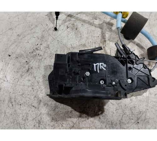 Замок двери передний правый