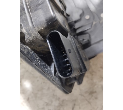 Замок двери передний правый