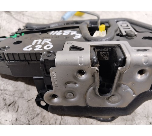 Замок двери передний правый