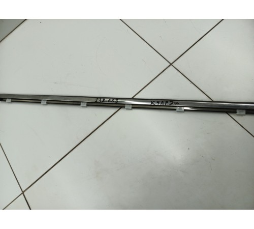 Уплотнитель стекла двери передний правый внешний