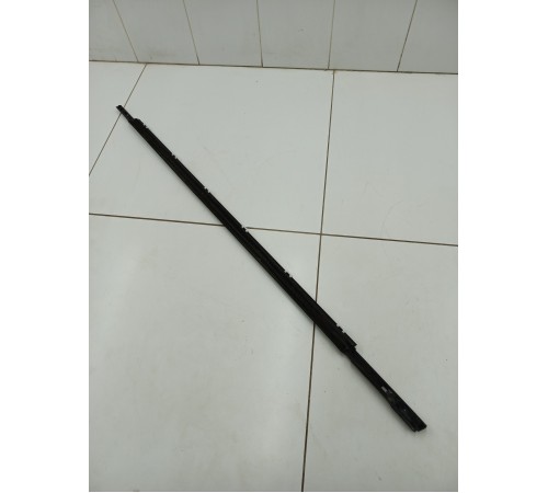 Уплотнитель стекла двери передний правый внешний