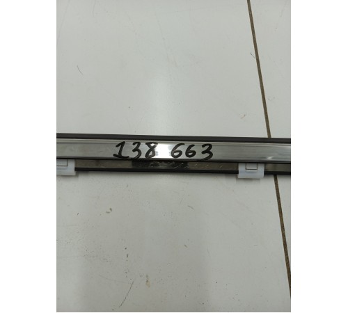 Уплотнитель стекла двери передний правый внешний