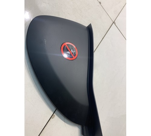 боковая крышка консоли(передняя,правая)