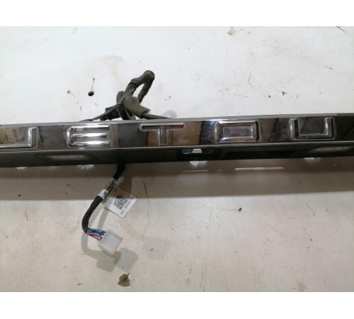 Накладка крышки багажника ( молдинг )