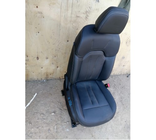 Сиденье переднее правое