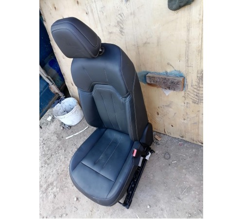 Сиденье переднее правое