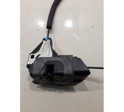 Замок двери (передний, правый)