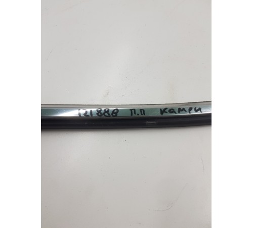 Уплотнитель стекла передний правый внешний