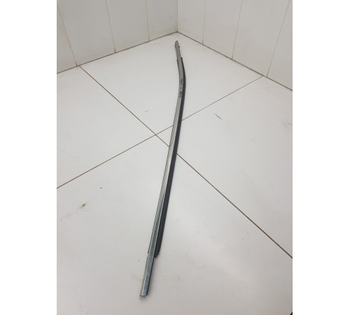 Уплотнитель стекла передний правый внешний