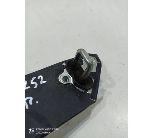 Замок сдвижной двери (задний правый)