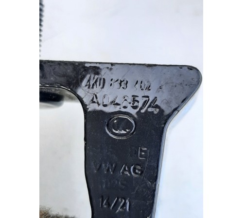 Петля двери(задняя правая верхняя)