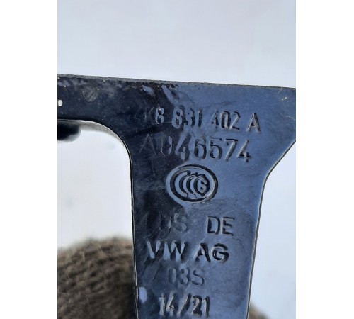 Петля двери(задняя правая верхняя)