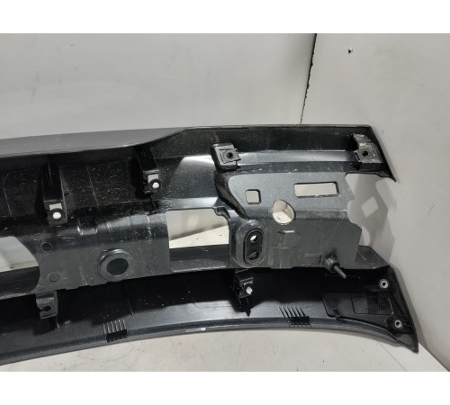 Накладка крышки двери багажника