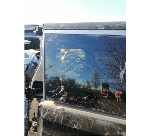 Стекло заднее левое,глухое